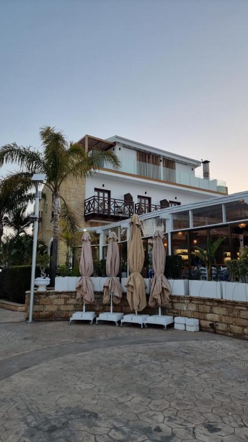 Y & P Latchi Hotel Luaran gambar