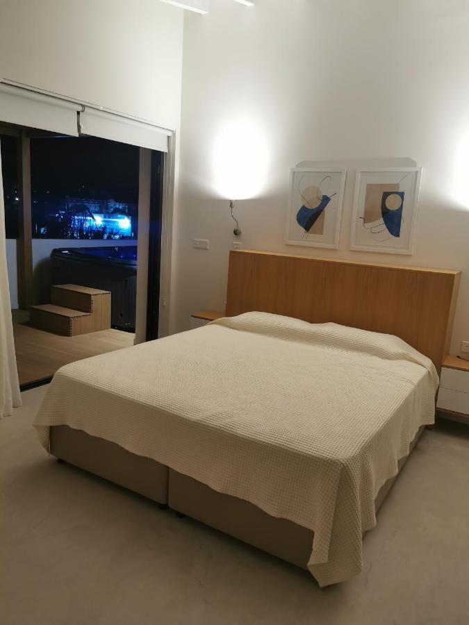 Y & P Latchi Hotel Luaran gambar