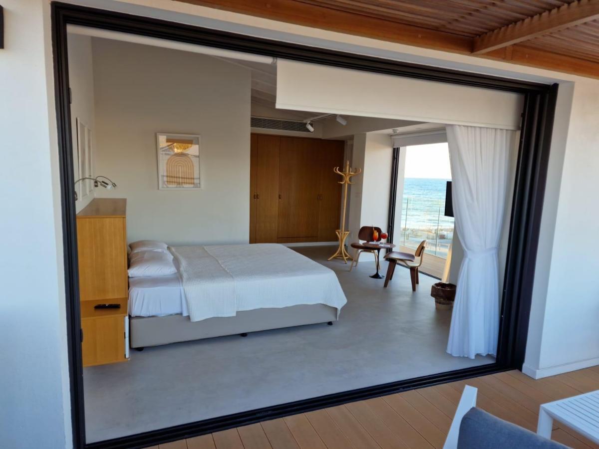 Y & P Latchi Hotel Luaran gambar
