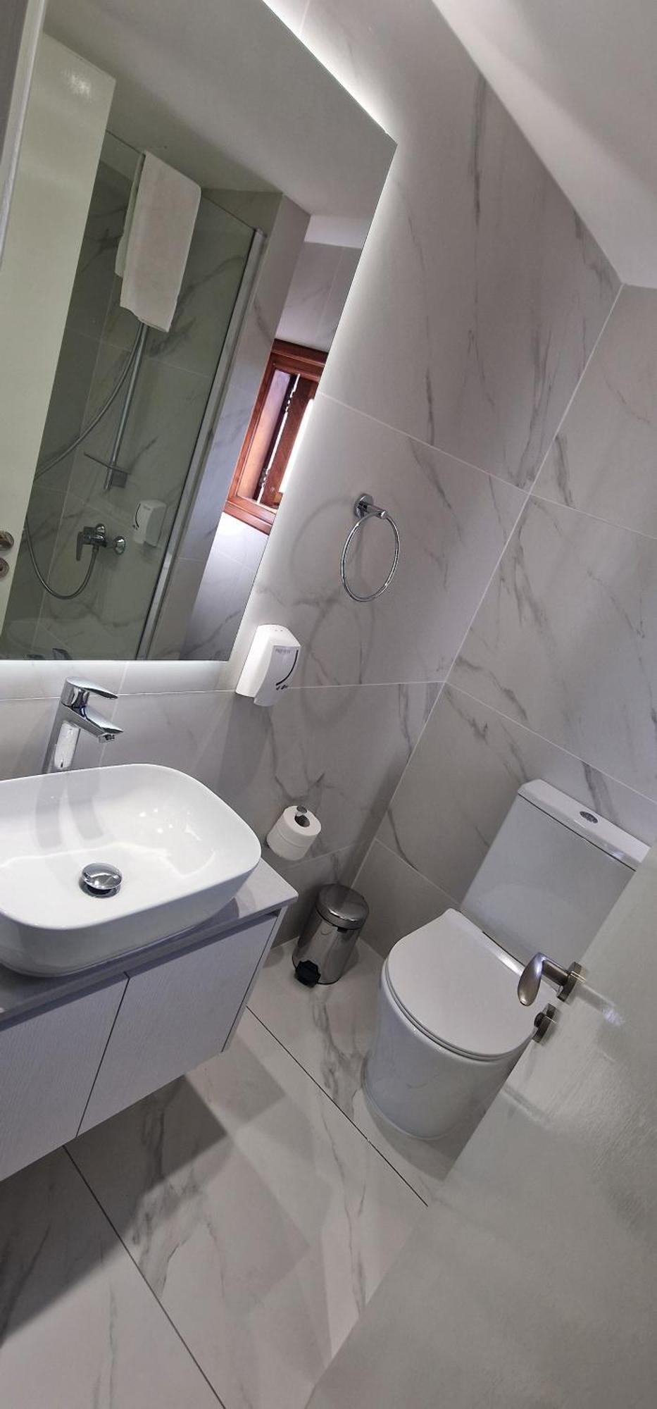 Y & P Latchi Hotel Bilik gambar
