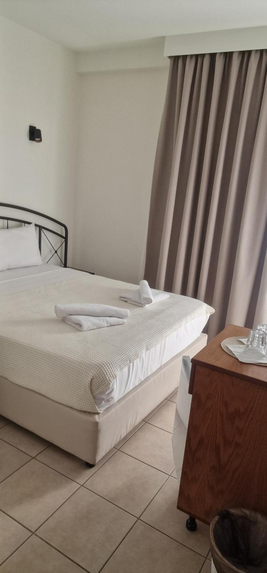Y & P Latchi Hotel Luaran gambar